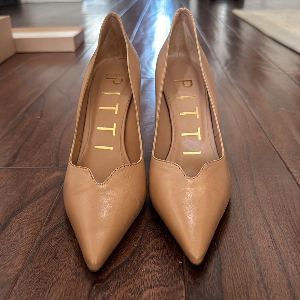 🧚🏼‍♀️ 💫 💞 NWTB MATTEO PITTI SCALLOPED PUMPS Color tan Size 7 TTS EU 38 - Picture 3 of 10